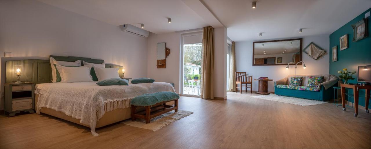 Casa Dos Castanheiros Hotell Vila Verde  Exteriör bild